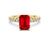 Yellow gold Emerald Cut Cut Diamond Pavé Band with Four-Prong Setting