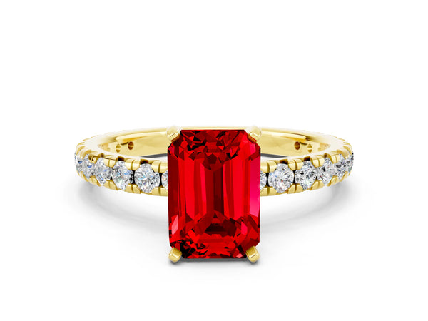 Yellow gold Emerald Cut Cut Diamond Pavé Band with Four-Prong Setting