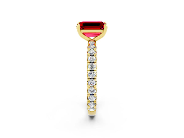 Yellow gold Emerald Cut Cut Diamond Pavé Band with Four-Prong Setting