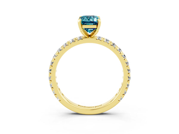 Yellow gold Emerald Cut Cut Diamond Pavé Band with Four-Prong Setting