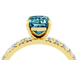 Yellow gold Emerald Cut Cut Diamond Pavé Band with Four-Prong Setting_4