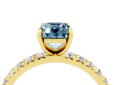 Yellow gold Emerald Cut Cut Diamond Pavé Band with Four-Prong Setting_4