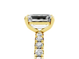 Yellow gold Emerald Cut Cut Diamond Pavé Band with Four-Prong Setting_5
