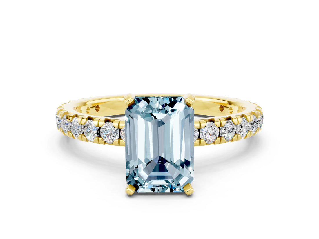 Yellow gold Emerald Cut Cut Diamond Pavé Band with Four-Prong Setting