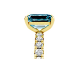 Yellow gold Emerald Cut Cut Diamond Pavé Band with Four-Prong Setting_5