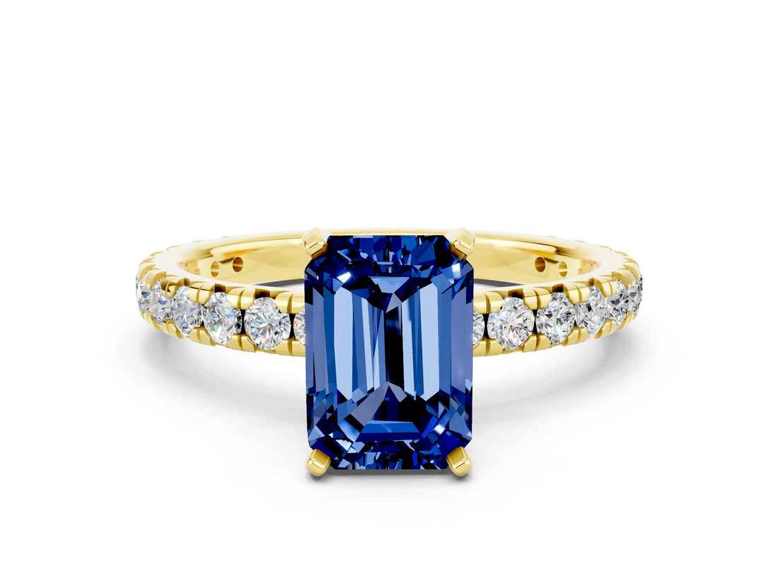 Yellow gold Emerald Cut Cut Diamond Pavé Band with Four-Prong Setting