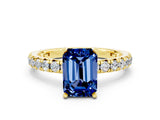 Yellow gold Emerald Cut Cut Diamond Pavé Band with Four-Prong Setting