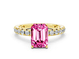 Yellow gold Emerald Cut Cut Diamond Pavé Band with Four-Prong Setting