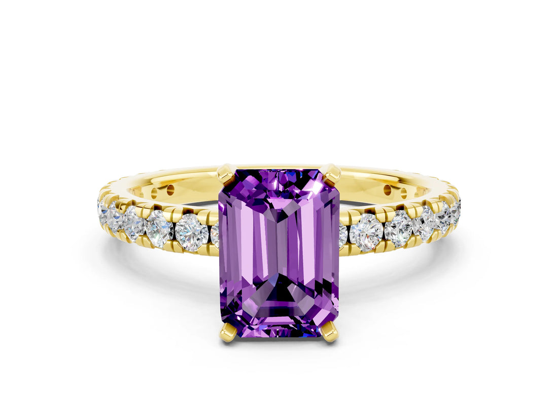Yellow gold Emerald Cut Cut Diamond Pavé Band with Four-Prong Setting