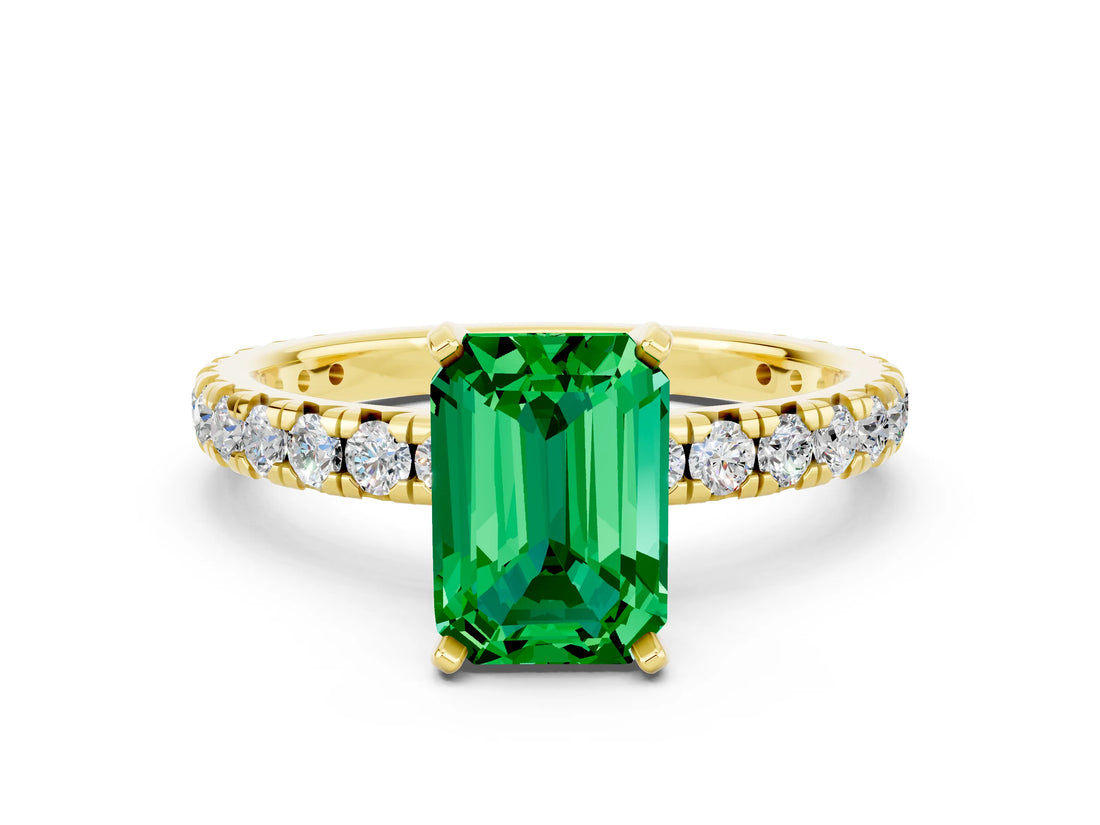 Yellow gold Emerald Cut Cut Diamond Pavé Band with Four-Prong Setting