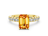 Yellow gold Emerald Cut Cut Diamond Pavé Band with Four-Prong Setting
