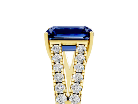 Yellow gold Emerald Cut Cut Split Shank Pave Diamond Engagement Ring with Four-Prong Setting_5