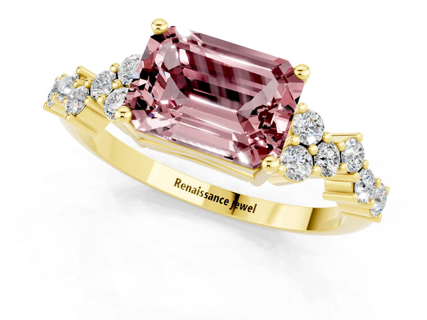 Yellow gold Emerald Cut Diamond Cluster Pavé Band with Four-Prong Setting