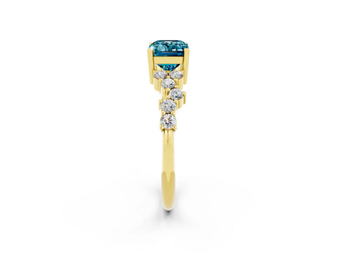 Yellow gold Emerald Cut Diamond Cluster Pavé Band with Four-Prong Setting_2