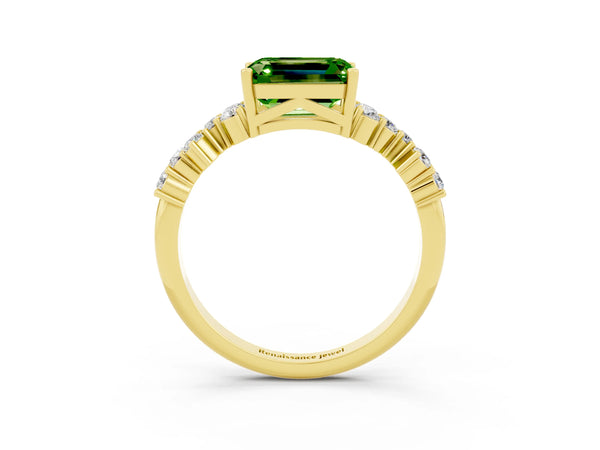 Yellow gold Emerald Cut Diamond Cluster Pavé Band with Four-Prong Setting