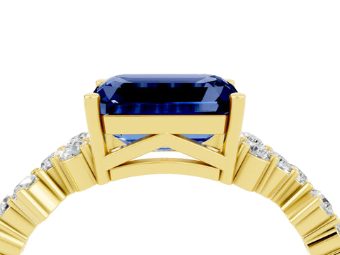 Yellow gold Emerald Cut Diamond Cluster Pavé Band with Four-Prong Setting_4