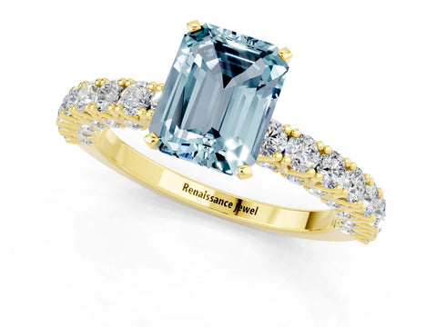 Yellow gold Emerald Cut Diamond Pavé Band Solitaire Ring with Prong Setting_1