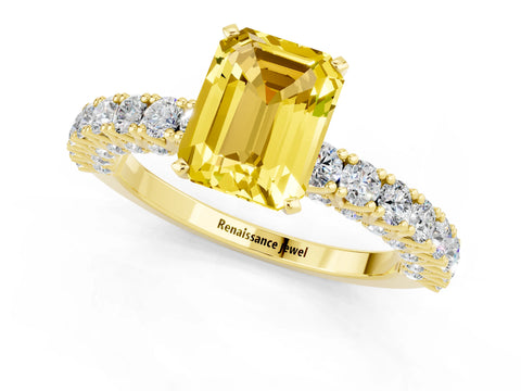 Yellow gold Emerald Cut Diamond Pavé Band Solitaire Ring with Prong Setting_1