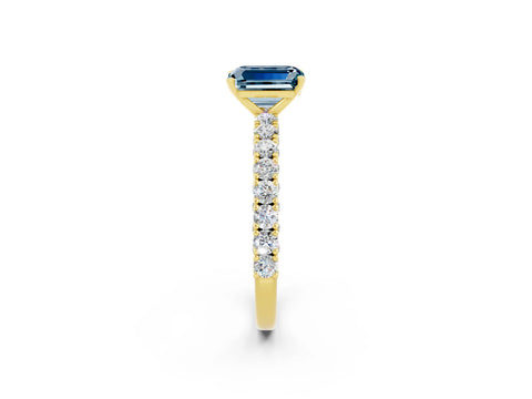 Yellow gold Emerald Cut Diamond Pavé Band Solitaire Ring with Prong Setting_2