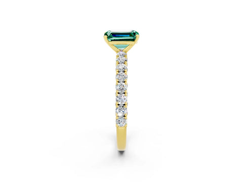Yellow gold Emerald Cut Diamond Pavé Band Solitaire Ring with Prong Setting_2