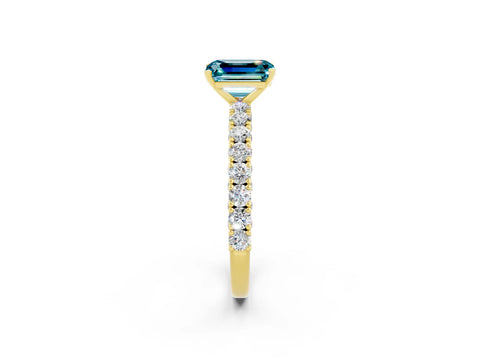 Yellow gold Emerald Cut Diamond Pavé Band Solitaire Ring with Prong Setting_2