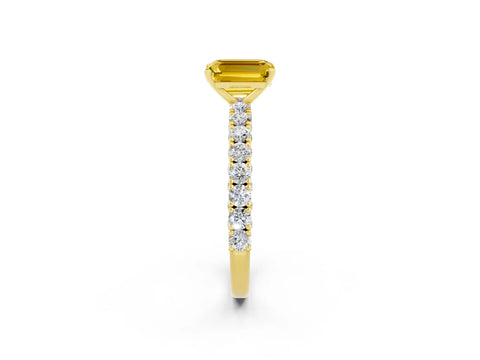 Yellow gold Emerald Cut Diamond Pavé Band Solitaire Ring with Prong Setting_2