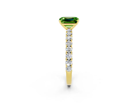 Yellow gold Emerald Cut Diamond Pavé Band Solitaire Ring with Prong Setting_2