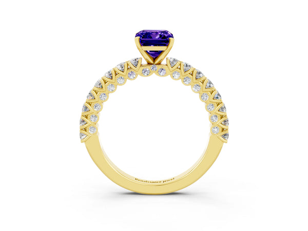 Yellow gold Emerald Cut Diamond Pavé Band Solitaire Ring with Prong Setting