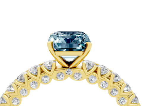 Yellow gold Emerald Cut Diamond Pavé Band Solitaire Ring with Prong Setting_4