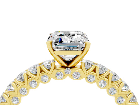 Yellow gold Emerald Cut Diamond Pavé Band Solitaire Ring with Prong Setting_4