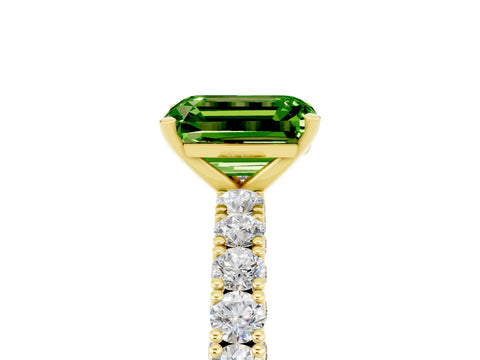 Yellow gold Emerald Cut Diamond Pavé Band Solitaire Ring with Prong Setting_5