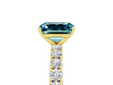 Yellow gold Emerald Cut Diamond Pavé Band Solitaire Ring with Prong Setting_5