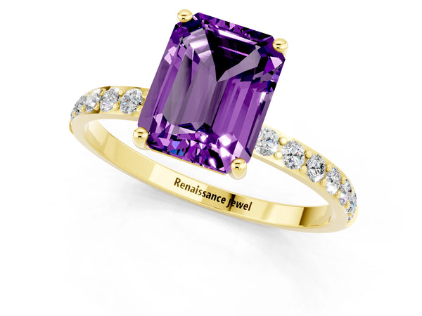 Yellow gold Emerald Cut Amethyst Solitaire Ring with Round Pavé Shoulders and Prong Setting