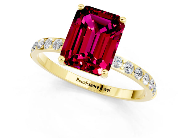 Yellow gold Emerald Cut Garnet Solitaire Ring with Round Pavé Shoulders and Prong Setting