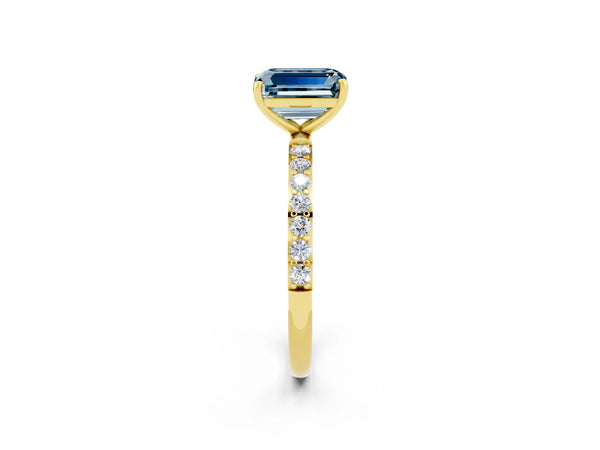 Yellow gold Emerald Cut Aquamarine Solitaire Ring with Round Pavé Shoulders and Prong Setting