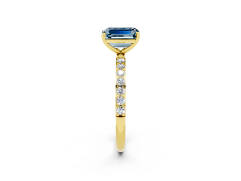 Yellow gold Emerald Cut Diamond Pavé Band with Six-Prong Setting_2