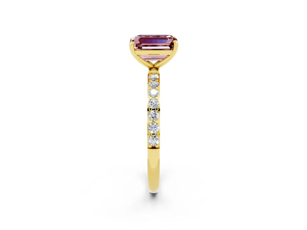 Yellow gold Emerald Cut Diamond Pavé Band with Six-Prong Setting