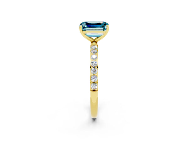 Yellow gold Emerald Cut Diamond Pavé Band with Six-Prong Setting