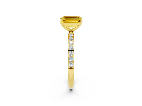 Yellow gold Emerald Cut Diamond Pavé Band with Six-Prong Setting_2