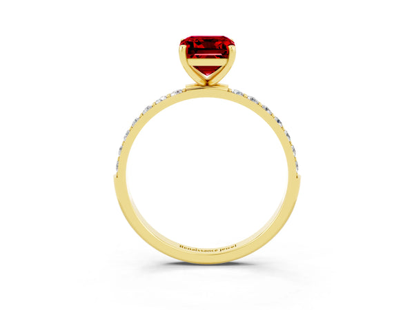 Yellow gold Emerald Cut Diamond Pavé Band with Six-Prong Setting