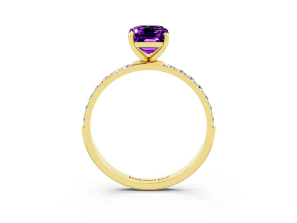 Yellow gold Emerald Cut Amethyst Solitaire Ring with Round Pavé Shoulders and Prong Setting