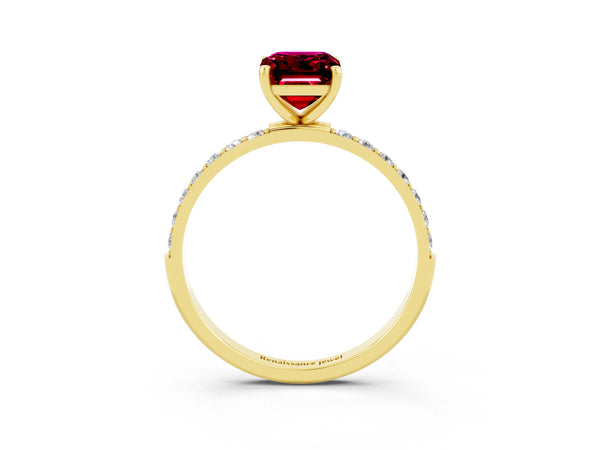 Yellow gold Emerald Cut Garnet Solitaire Ring with Round Pavé Shoulders and Prong Setting
