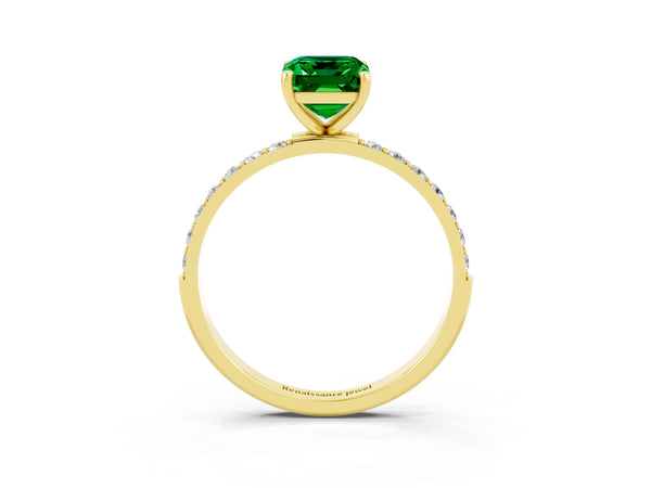 Yellow gold Emerald Cut Emerald Solitaire Ring with Round Pavé Shoulders and Prong Setting