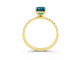 Yellow gold Emerald Cut Diamond Pavé Band with Six-Prong Setting_3