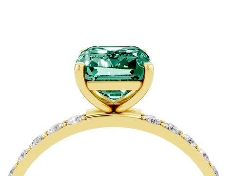 Yellow gold Emerald Cut Diamond Pavé Band with Six-Prong Setting_4