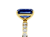 Yellow gold Emerald Cut Diamond Pavé Band with Six-Prong Setting_5