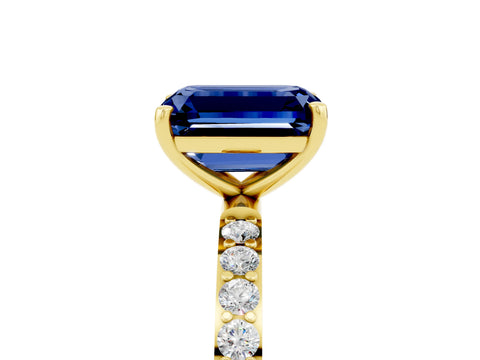 Yellow gold Emerald Cut Diamond Pavé Band with Six-Prong Setting_5