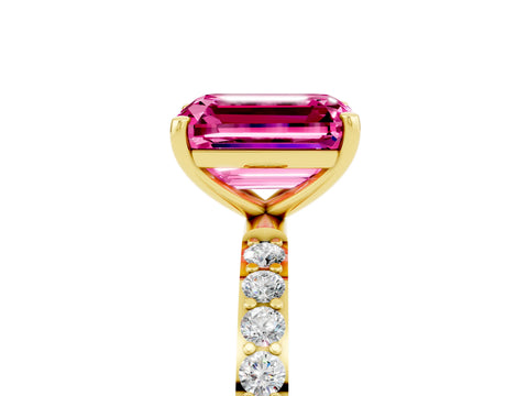 Yellow gold Emerald Cut Diamond Pavé Band with Six-Prong Setting_5