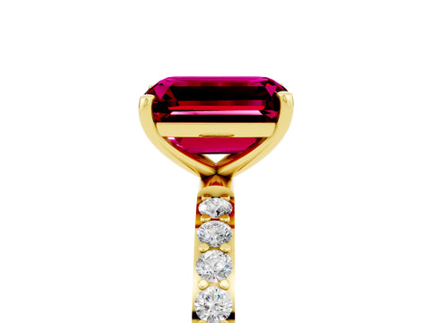 Yellow gold Emerald Cut Diamond Pavé Band with Six-Prong Setting_5