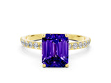 Yellow gold Emerald Cut Diamond Pavé Band with Six-Prong Setting